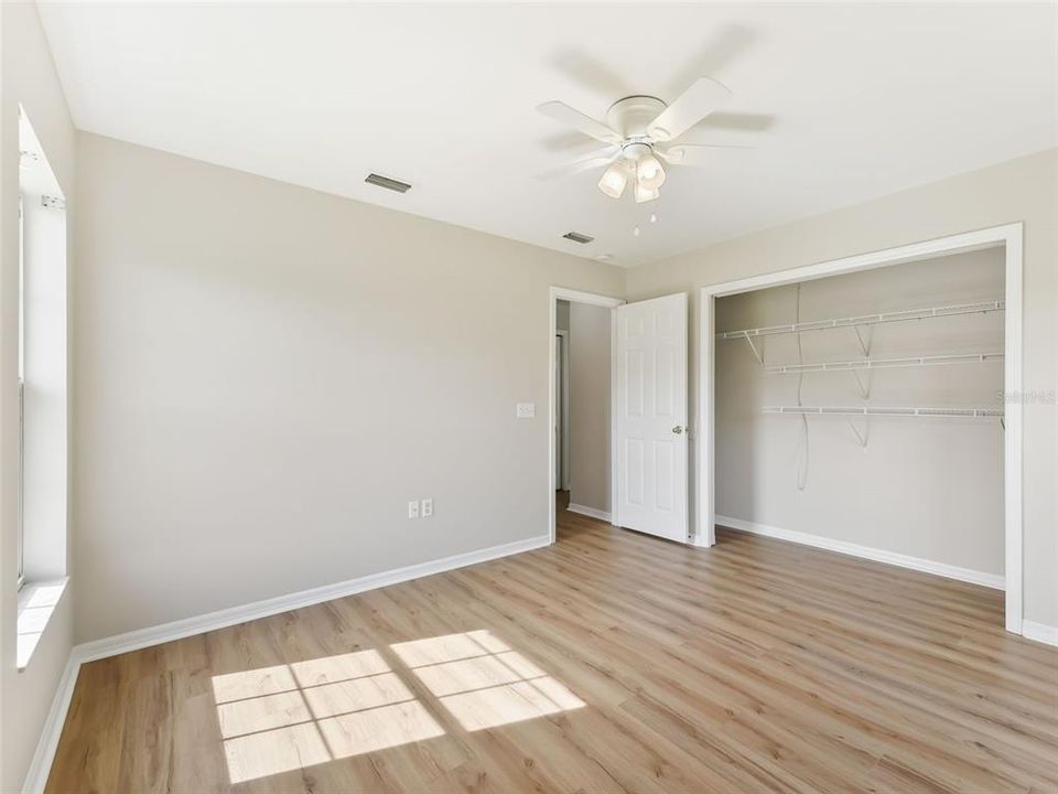 Active With Contract: $362,900 (3 beds, 2 baths, 1553 Square Feet)