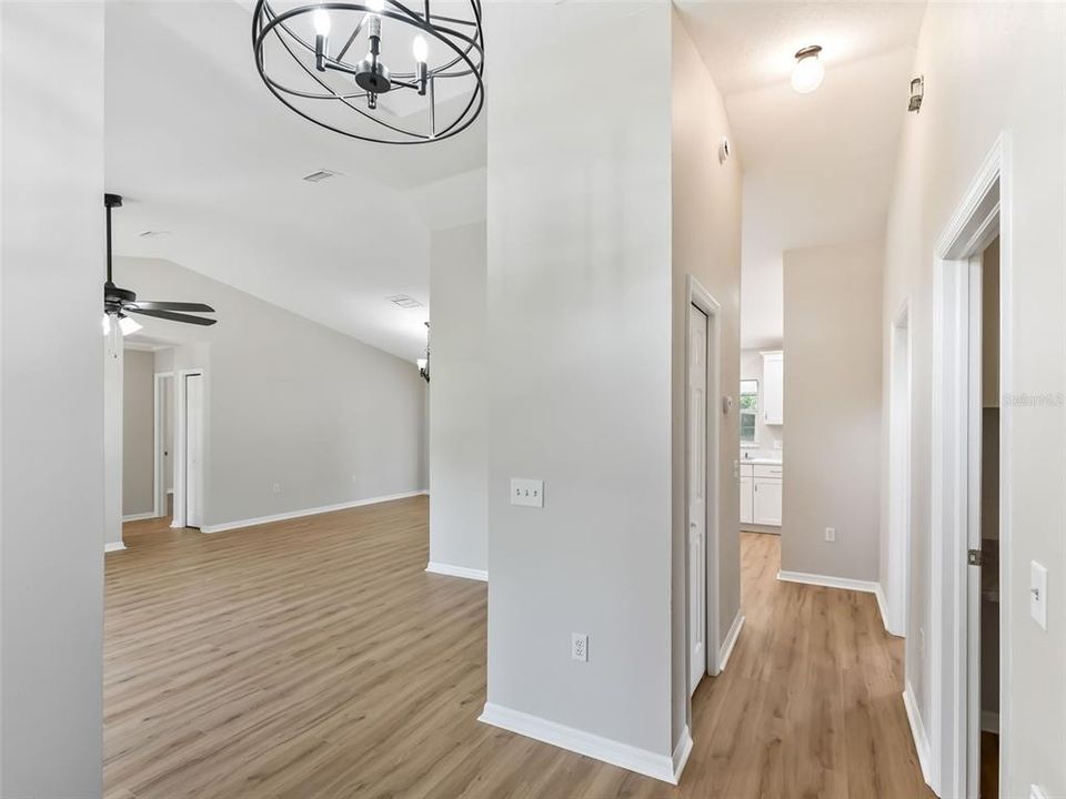 Active With Contract: $362,900 (3 beds, 2 baths, 1553 Square Feet)