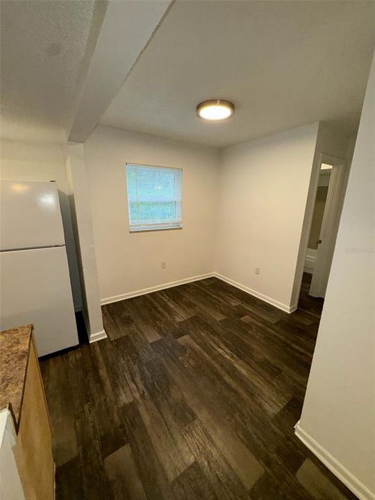Active With Contract: $1,149 (2 beds, 1 baths, 500 Square Feet)