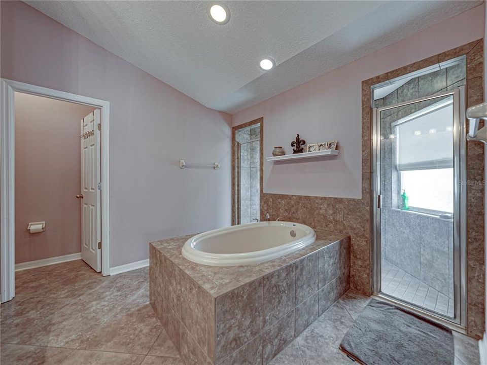 最近售出: $450,000 (3 贝兹, 2 浴室, 1798 平方英尺)