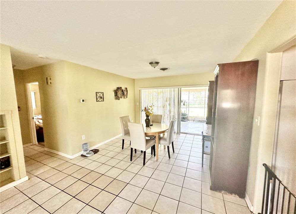 Active With Contract: $249,900 (2 beds, 2 baths, 1288 Square Feet)