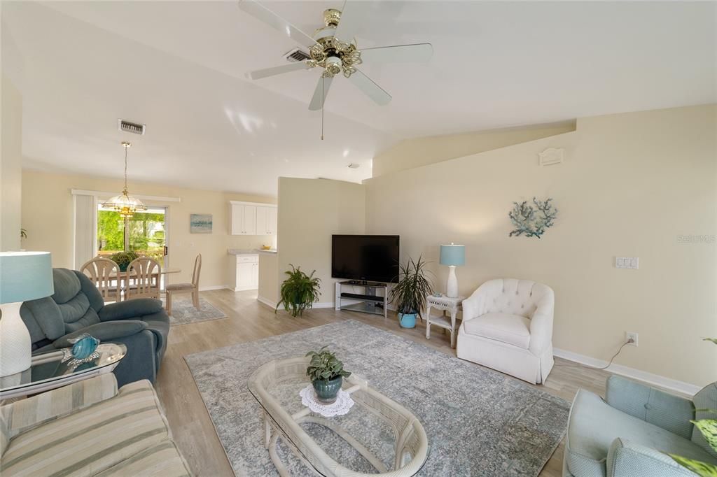 Active With Contract: $340,000 (3 beds, 2 baths, 1446 Square Feet)