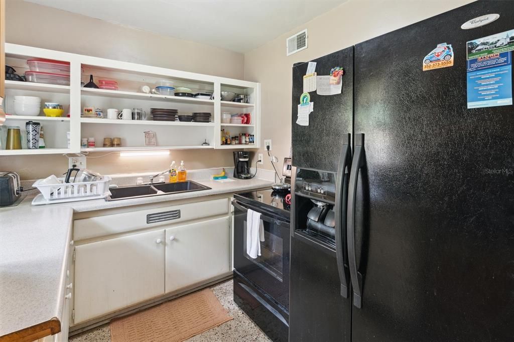 Active With Contract: $190,000 (3 beds, 1 baths, 1201 Square Feet)