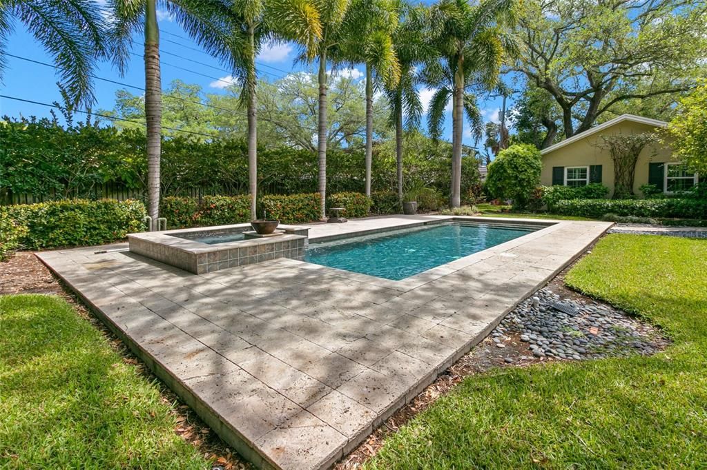 Recently Sold: $1,999,000 (4 beds, 3 baths, 2516 Square Feet)