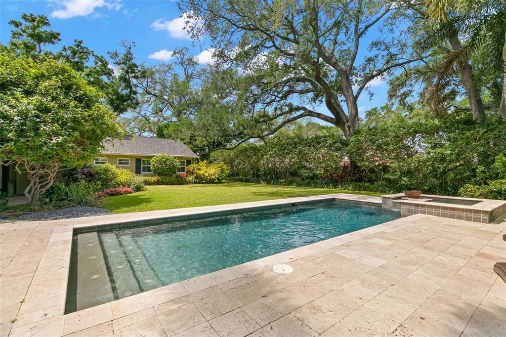 Recently Sold: $1,999,000 (4 beds, 3 baths, 2516 Square Feet)