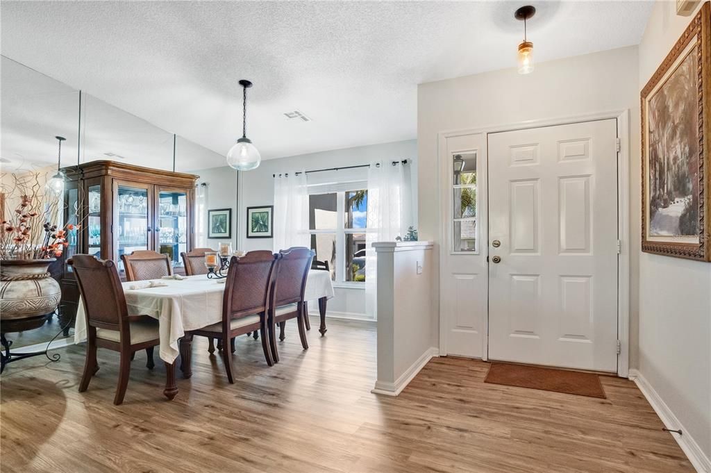 Active With Contract: $330,000 (3 beds, 2 baths, 1665 Square Feet)