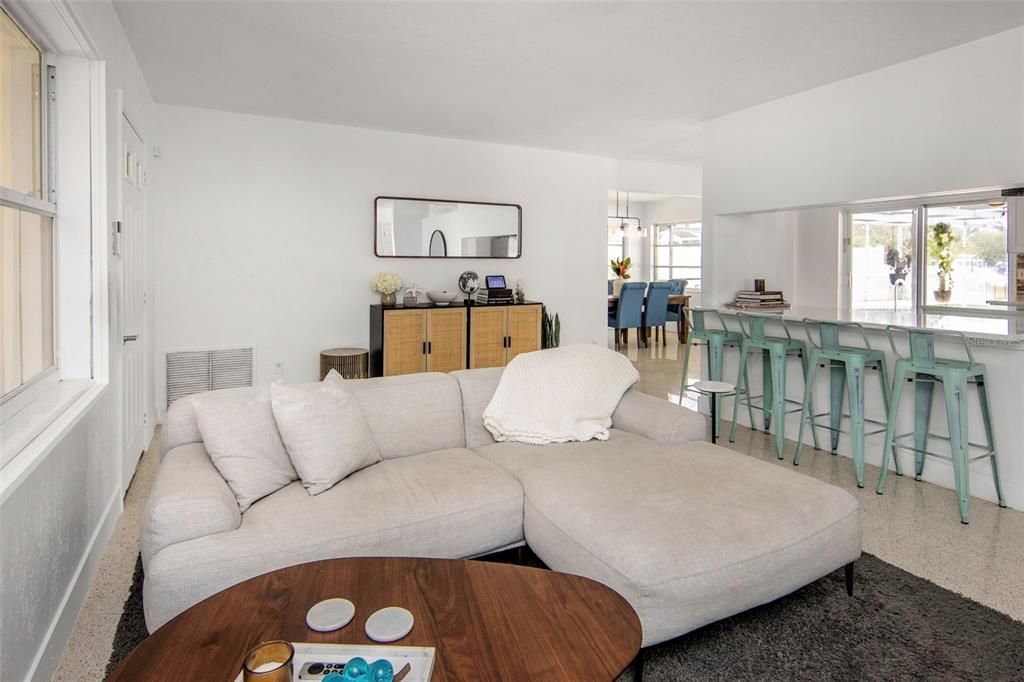 Active With Contract: $700,000 (3 beds, 2 baths, 1417 Square Feet)
