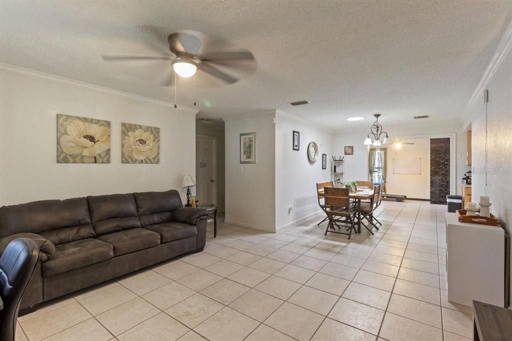 Recently Sold: $380,000 (4 beds, 3 baths, 2225 Square Feet)
