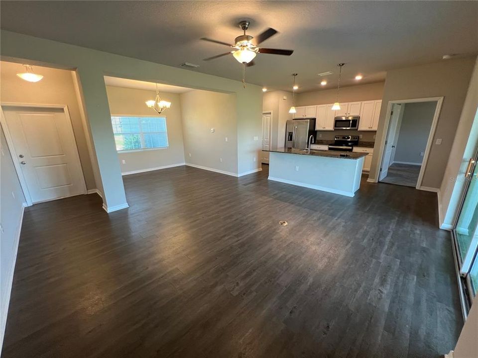 Recently Rented: $2,200 (3 beds, 2 baths, 1544 Square Feet)