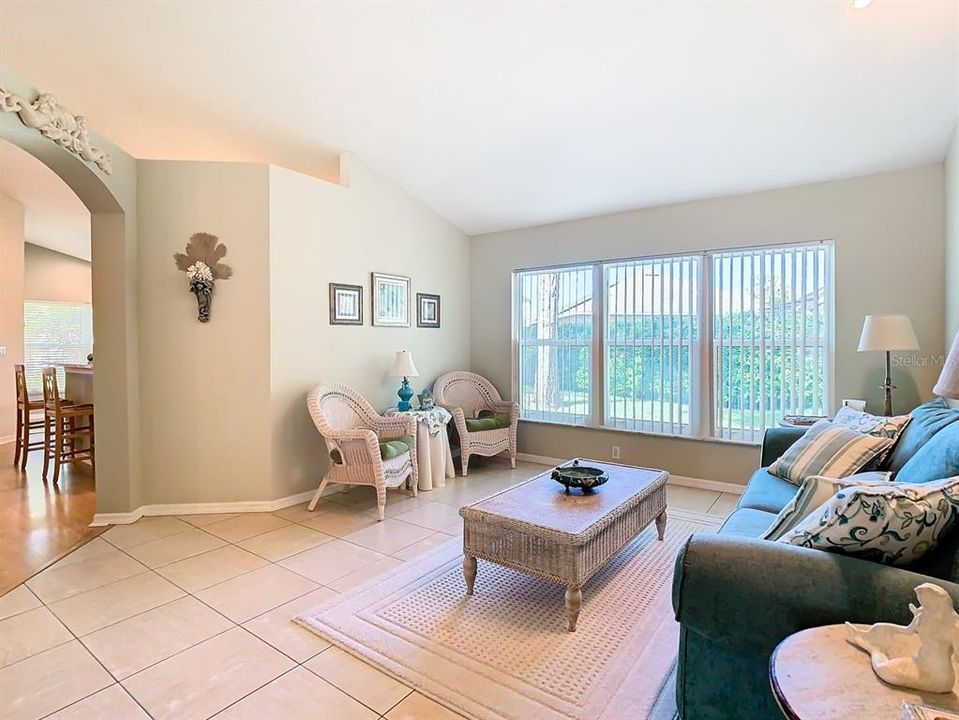 For Sale: $459,900 (3 beds, 2 baths, 2007 Square Feet)