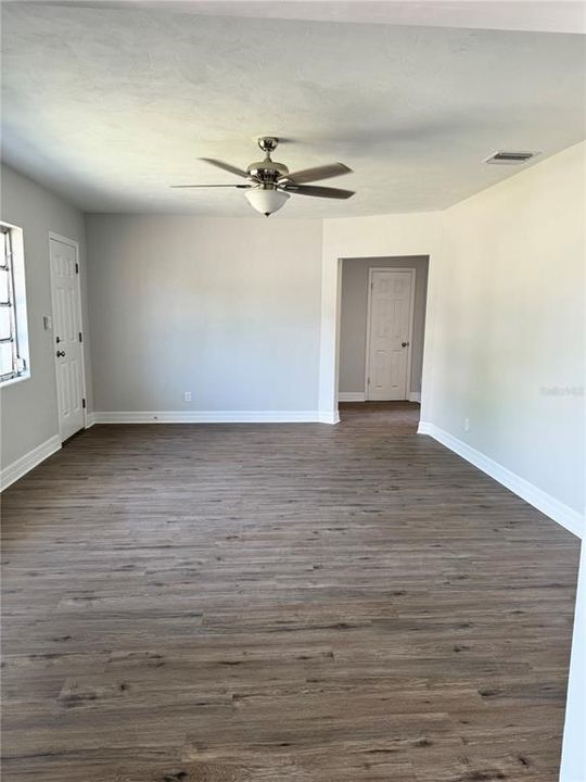 Active With Contract: $269,900 (3 beds, 2 baths, 1380 Square Feet)
