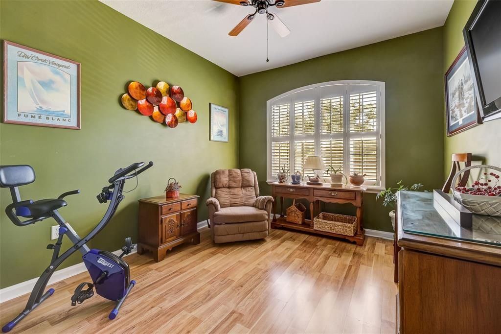 For Sale: $387,500 (3 beds, 2 baths, 1611 Square Feet)