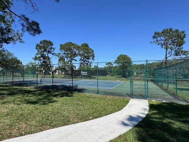 Active With Contract: $225,000 (2 beds, 2 baths, 1020 Square Feet)