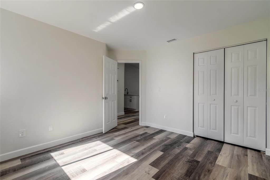 For Sale: $218,000 (3 beds, 2 baths, 1081 Square Feet)