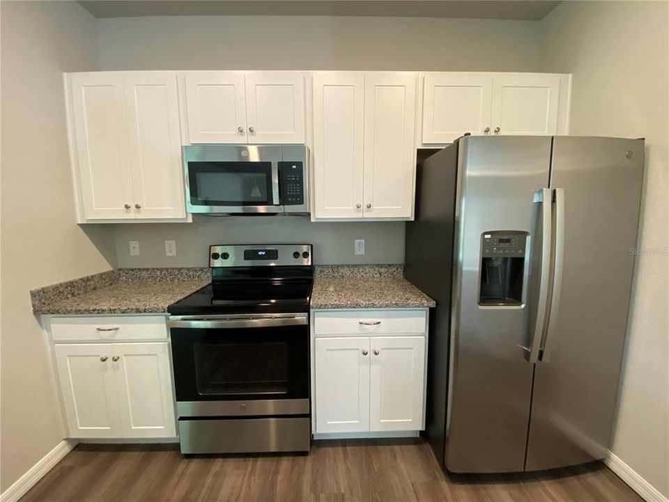 Active With Contract: $1,995 (3 beds, 2 baths, 1557 Square Feet)