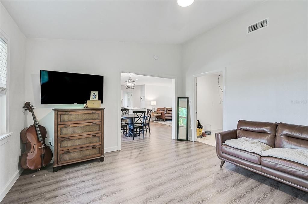 For Sale: $439,900 (3 beds, 2 baths, 1288 Square Feet)