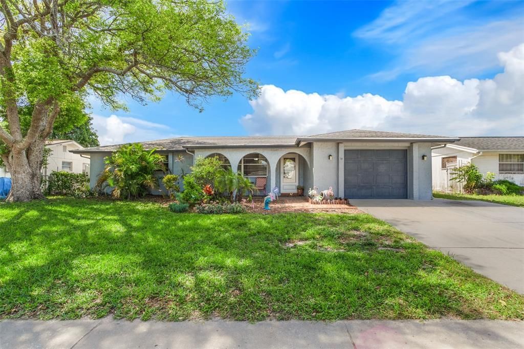 Active With Contract: $259,000 (2 beds, 2 baths, 1414 Square Feet)