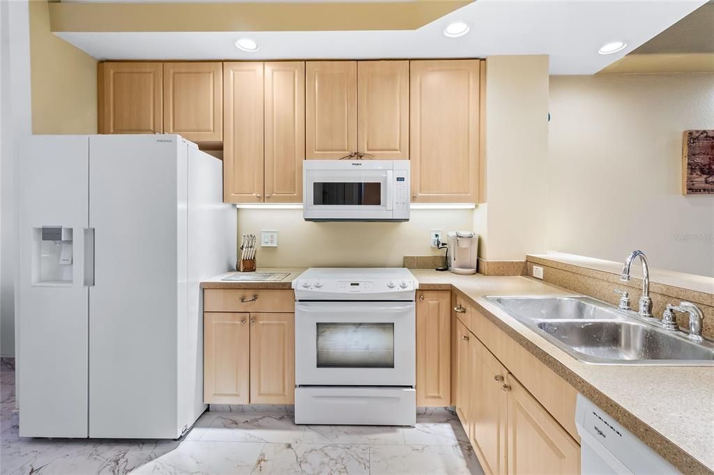 For Sale: $229,000 (2 beds, 2 baths, 1394 Square Feet)