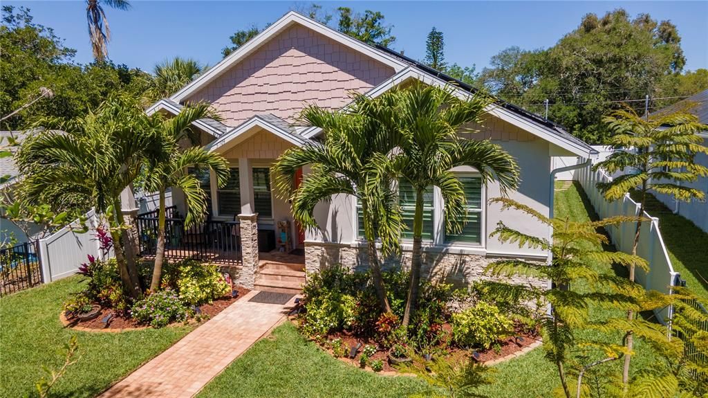 Recently Sold: $789,900 (4 beds, 2 baths, 2079 Square Feet)