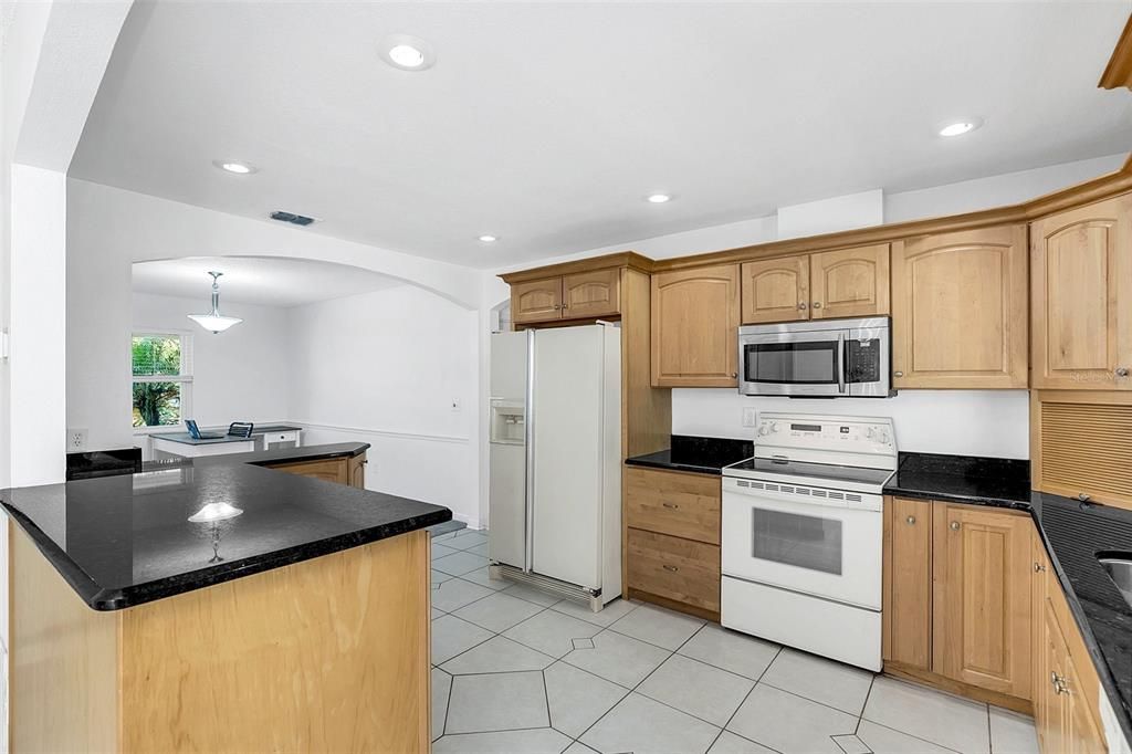 Active With Contract: $499,000 (4 beds, 2 baths, 1905 Square Feet)