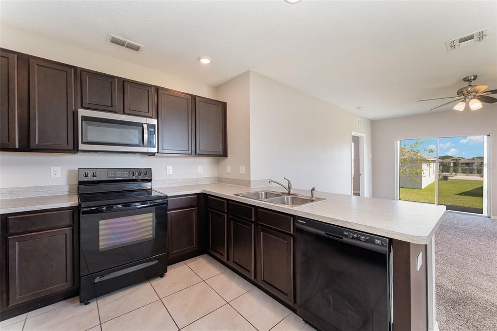 For Sale: $300,000 (3 beds, 2 baths, 1535 Square Feet)