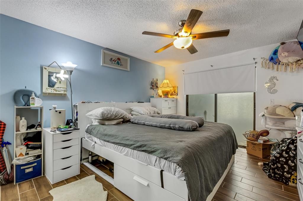 For Sale: $170,000 (2 beds, 2 baths, 920 Square Feet)