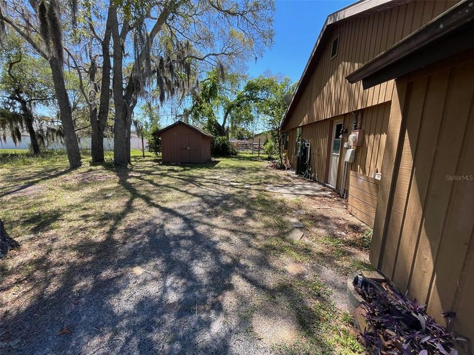 Active With Contract: $189,900 (3 beds, 2 baths, 1648 Square Feet)