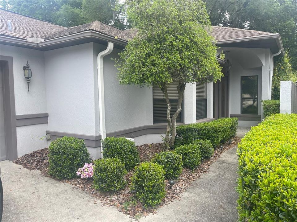 Recently Sold: $310,000 (3 beds, 2 baths, 1981 Square Feet)