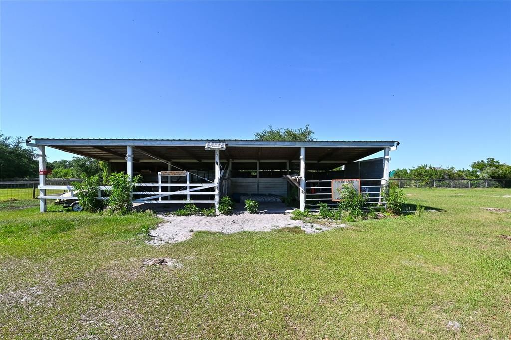 For Sale: $999,000 (3 beds, 2 baths, 2520 Square Feet)