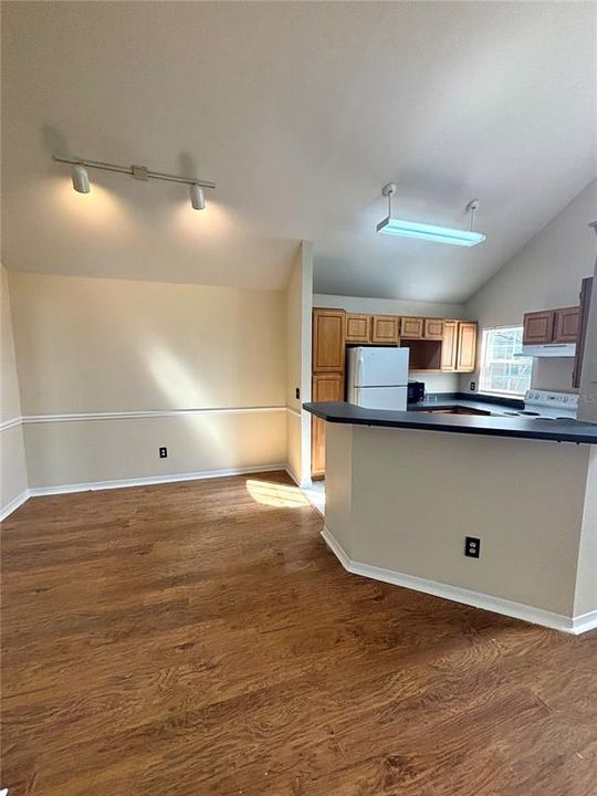 For Rent: $1,949 (3 beds, 2 baths, 1435 Square Feet)