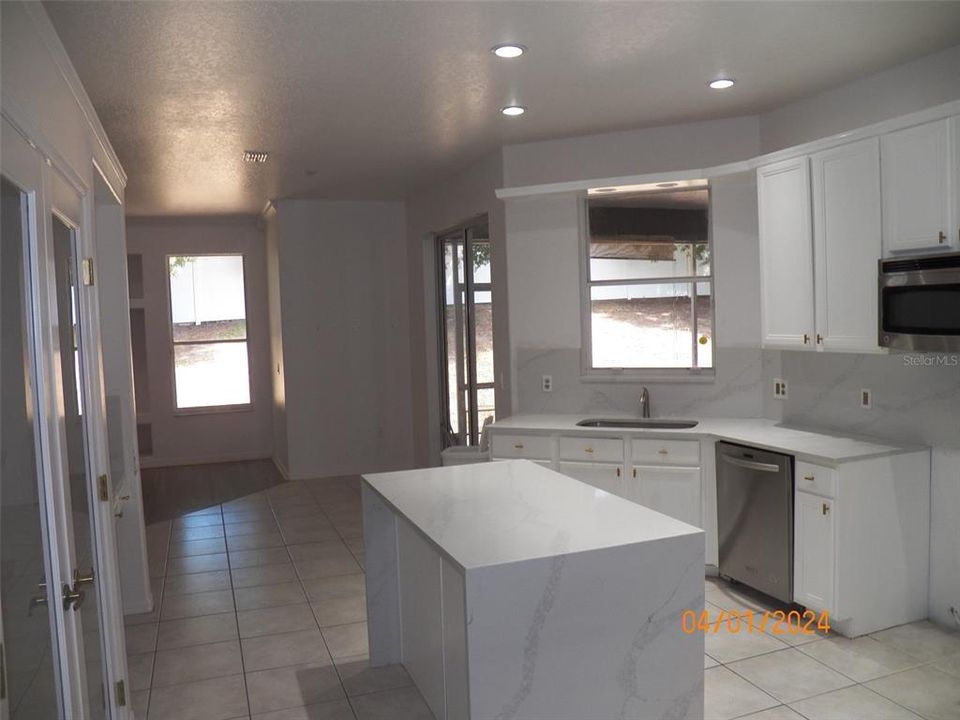 For Sale: $499,900 (4 beds, 2 baths, 2497 Square Feet)