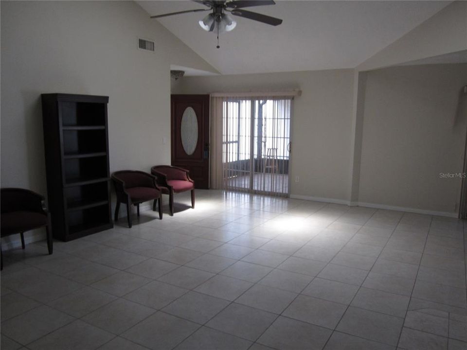 For Sale: $450,000 (2 beds, 2 baths, 1557 Square Feet)