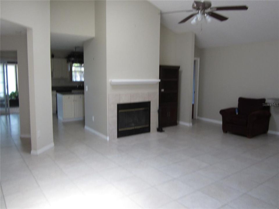 For Sale: $450,000 (2 beds, 2 baths, 1557 Square Feet)