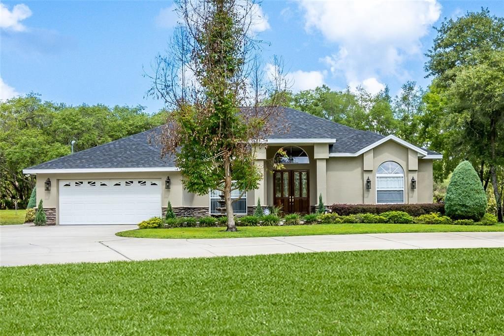 Recently Sold: $574,900 (3 beds, 2 baths, 2373 Square Feet)