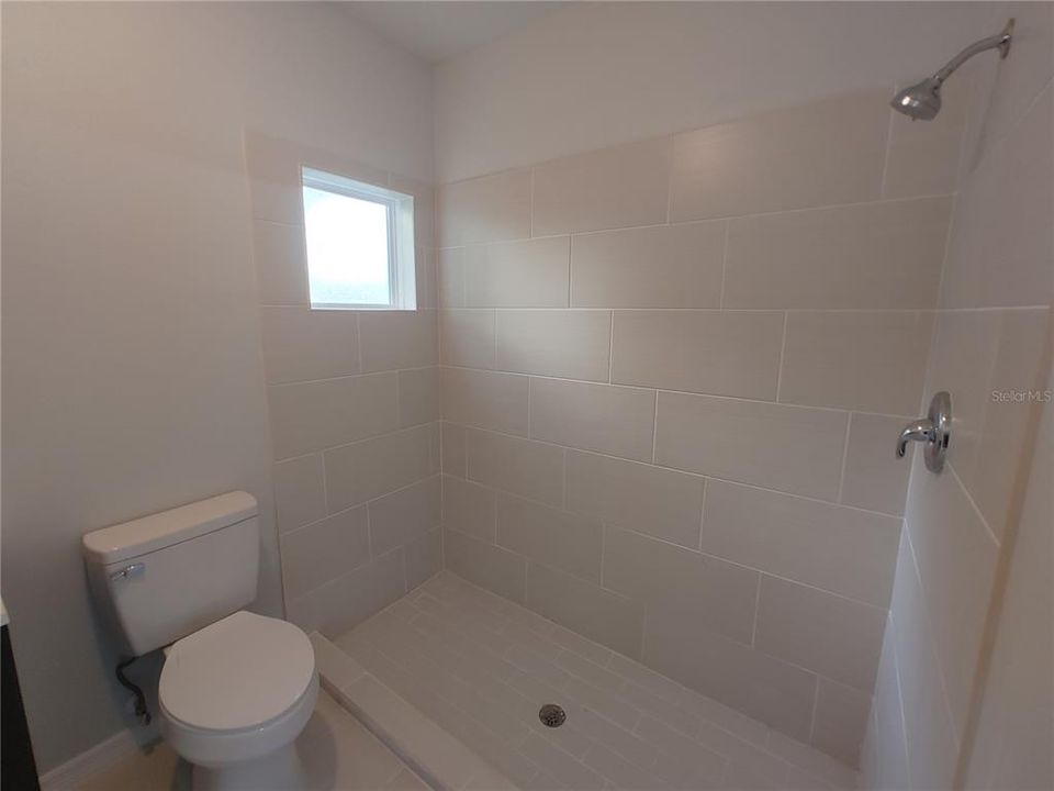 For Rent: $2,000 (3 beds, 2 baths, 1597 Square Feet)