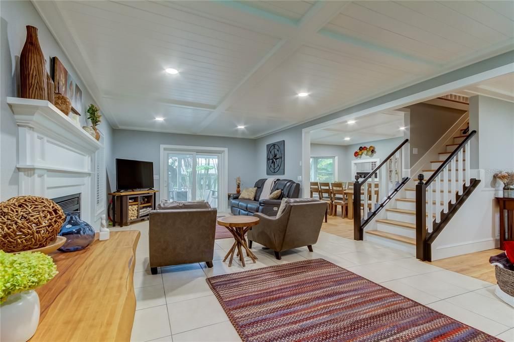 Active With Contract: $850,000 (4 beds, 2 baths, 2548 Square Feet)