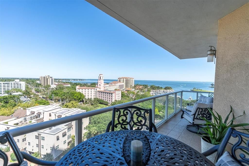 For Sale: $2,199,000 (2 beds, 2 baths, 2203 Square Feet)