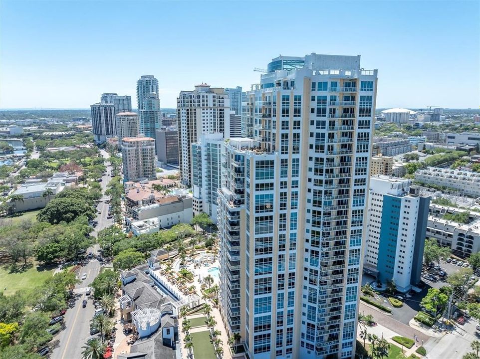 For Sale: $2,199,000 (2 beds, 2 baths, 2203 Square Feet)