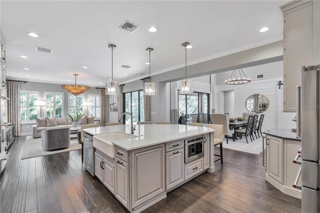 Active With Contract: $2,075,000 (5 beds, 5 baths, 4263 Square Feet)