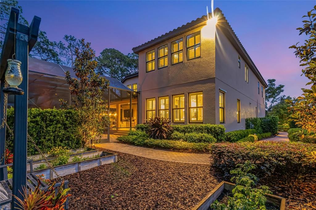 Active With Contract: $2,075,000 (5 beds, 5 baths, 4263 Square Feet)
