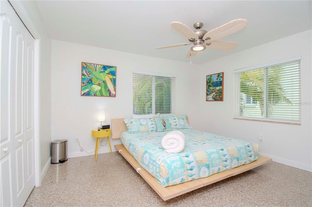 For Sale: $899,900 (2 beds, 2 baths, 1235 Square Feet)