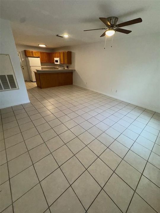 Recently Rented: $1,324 (2 beds, 2 baths, 700 Square Feet)