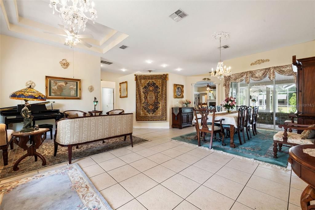 Entry Way with 11 Ft Ceilings