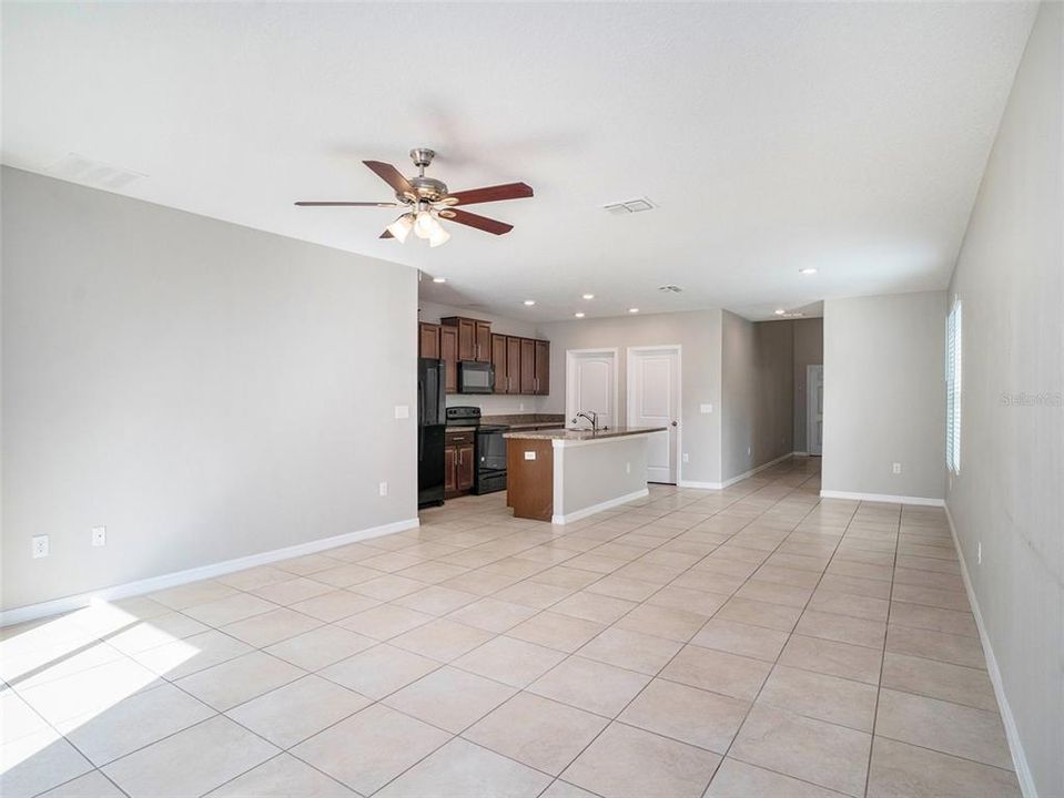 For Sale: $420,000 (5 beds, 2 baths, 2505 Square Feet)