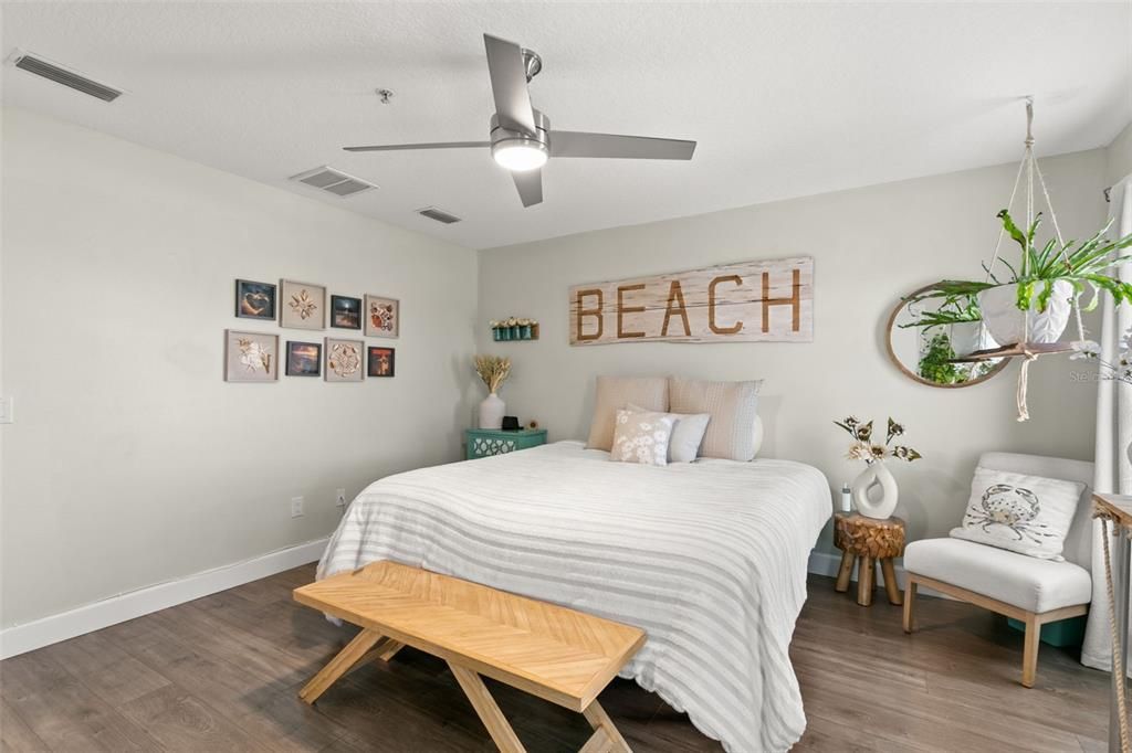 Active With Contract: $369,900 (3 beds, 3 baths, 1793 Square Feet)
