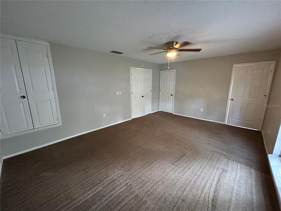 For Sale: $165,900 (2 beds, 2 baths, 1376 Square Feet)
