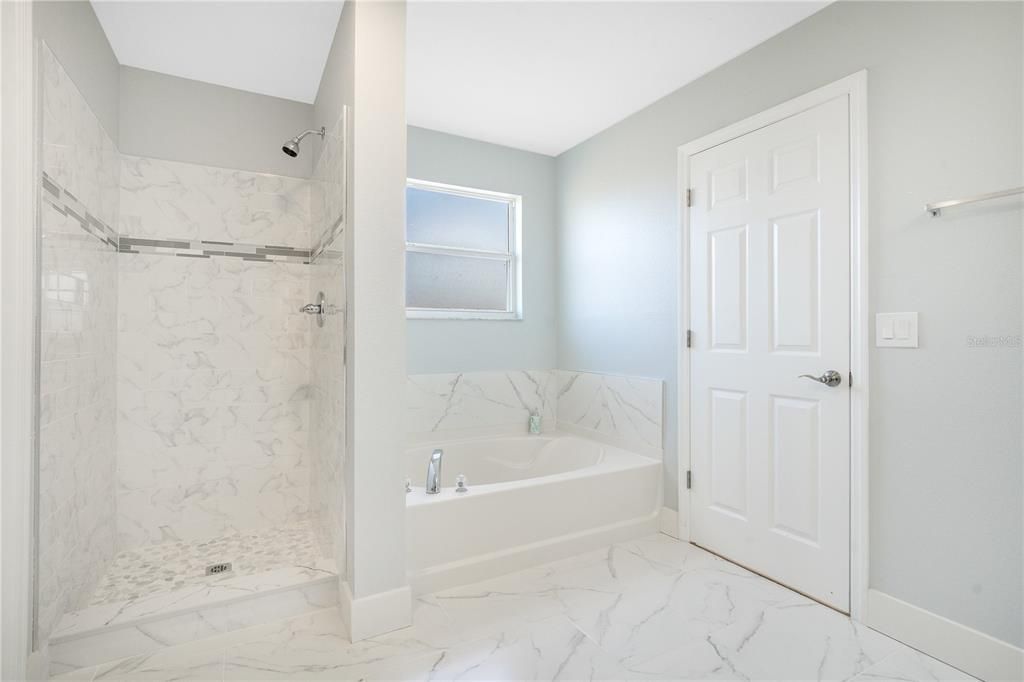 Недавно арендовано: $2,700 (4 спален, 2 ванн, 2476 Квадратных фут)