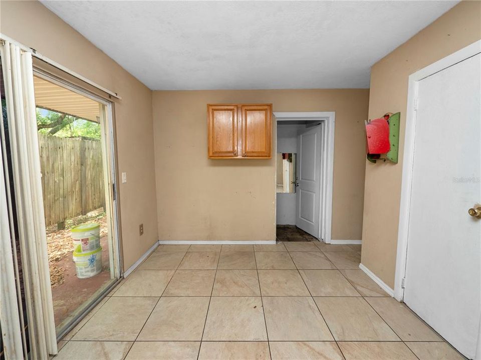 For Sale: $225,000 (3 beds, 2 baths, 1325 Square Feet)
