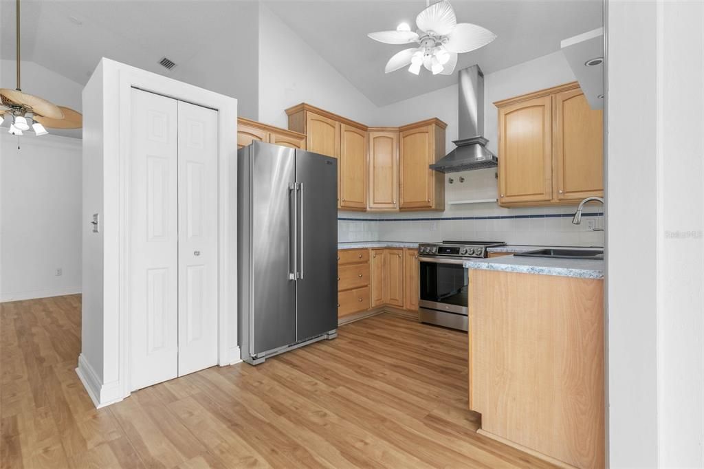 For Sale: $529,000 (3 beds, 2 baths, 1622 Square Feet)