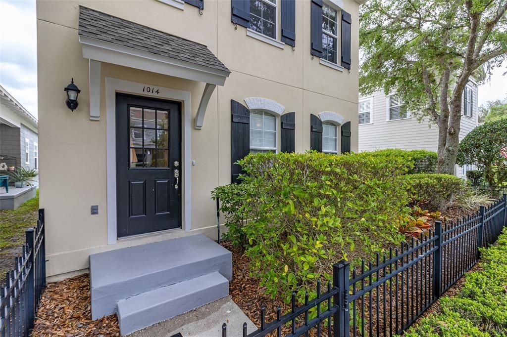 Active With Contract: $699,000 (3 beds, 2 baths, 1644 Square Feet)